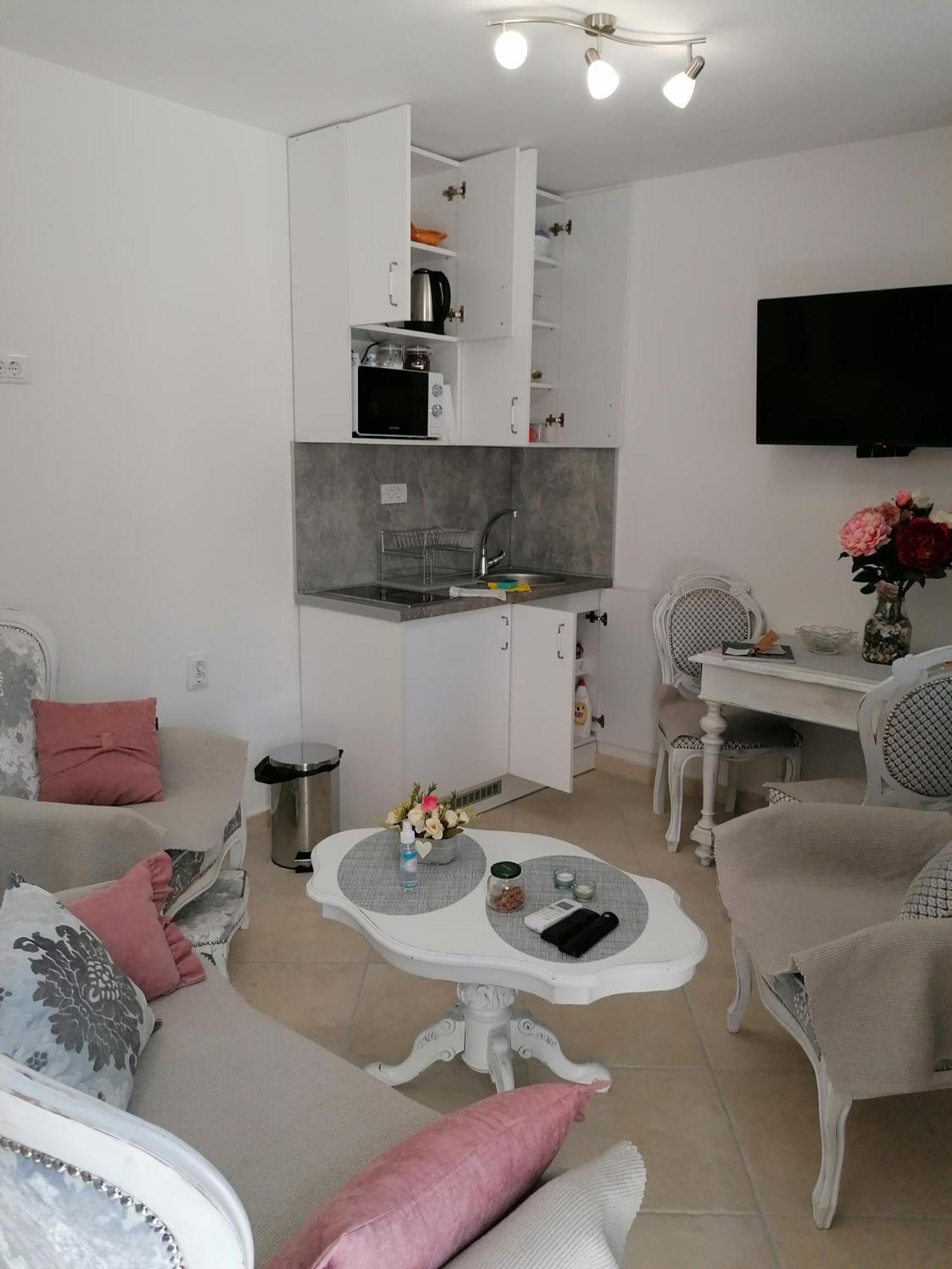 New Renovated Old Town Martiva Apartment Kotor Phòng bức ảnh