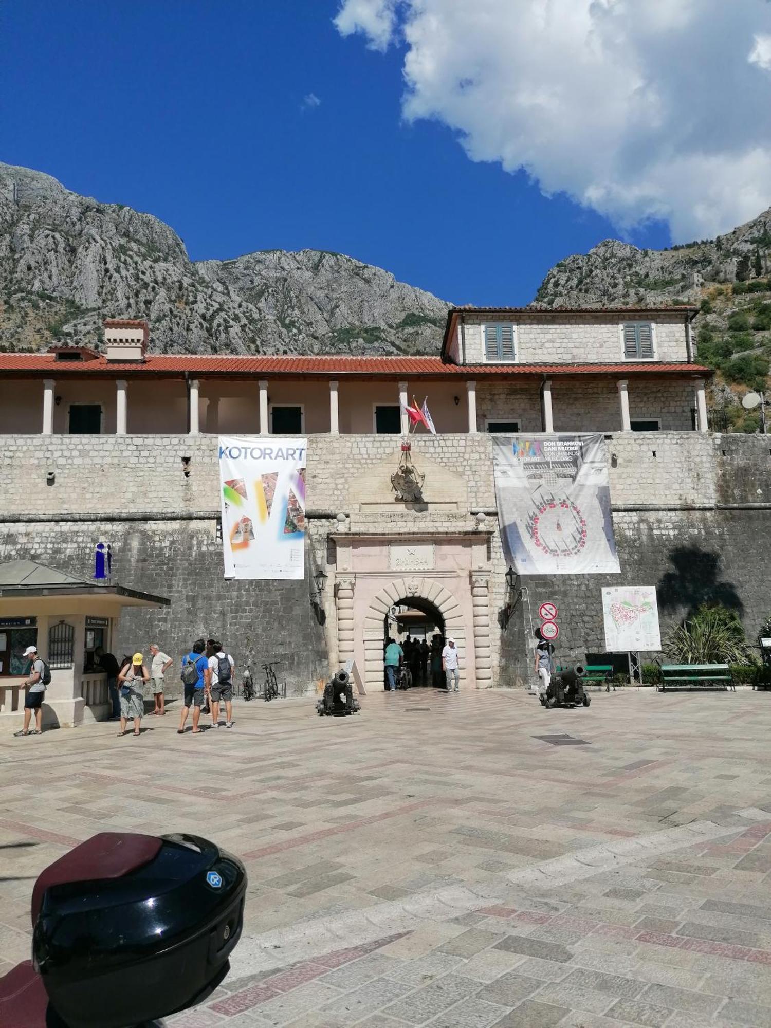 New Renovated Old Town Martiva Apartment Kotor Phòng bức ảnh