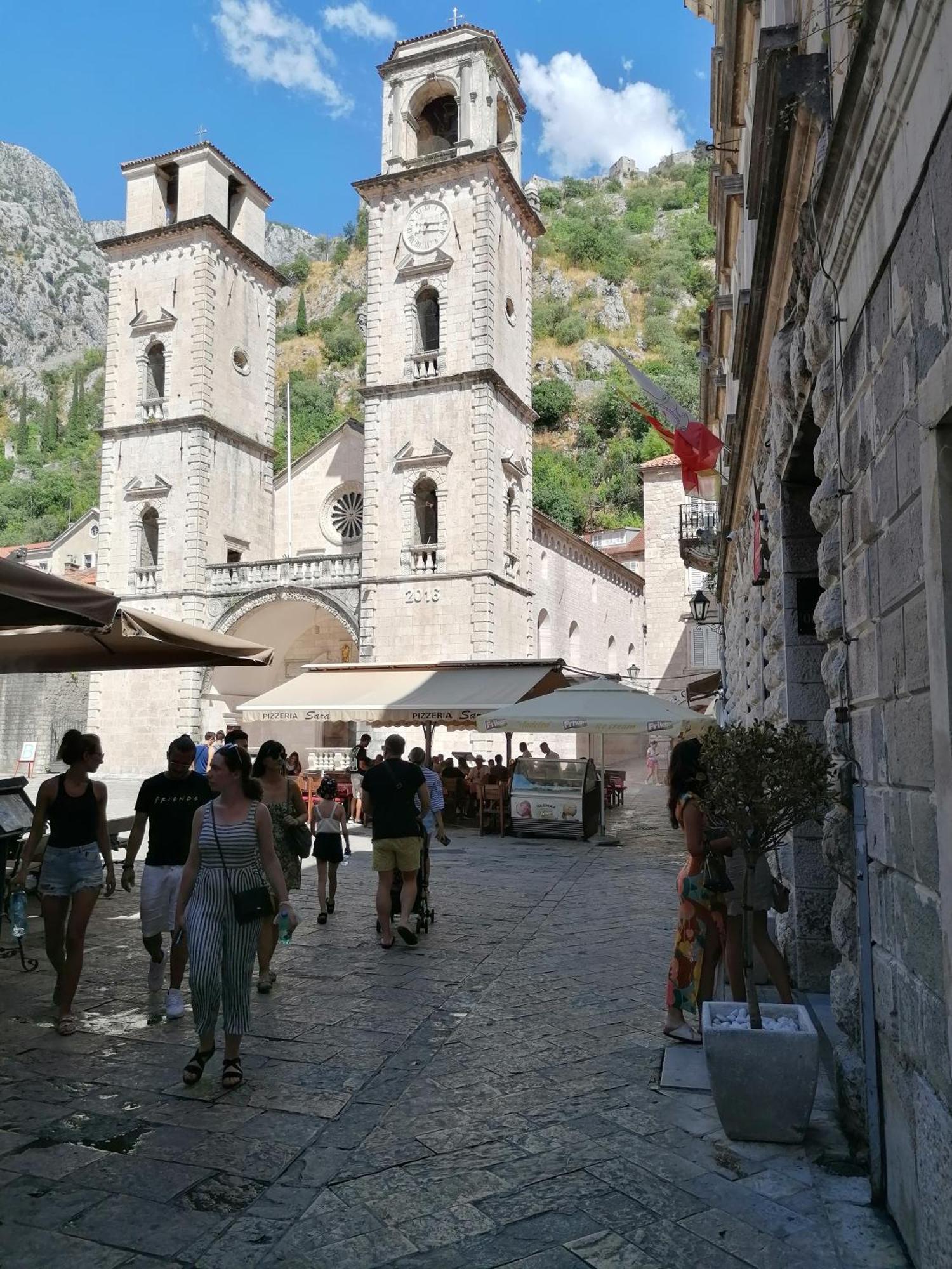 New Renovated Old Town Martiva Apartment Kotor Phòng bức ảnh